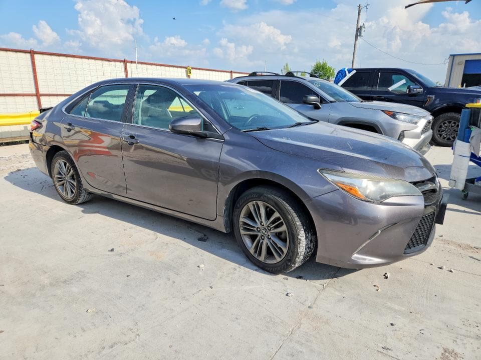 2017 TOYOTA CAMRY SE 4
