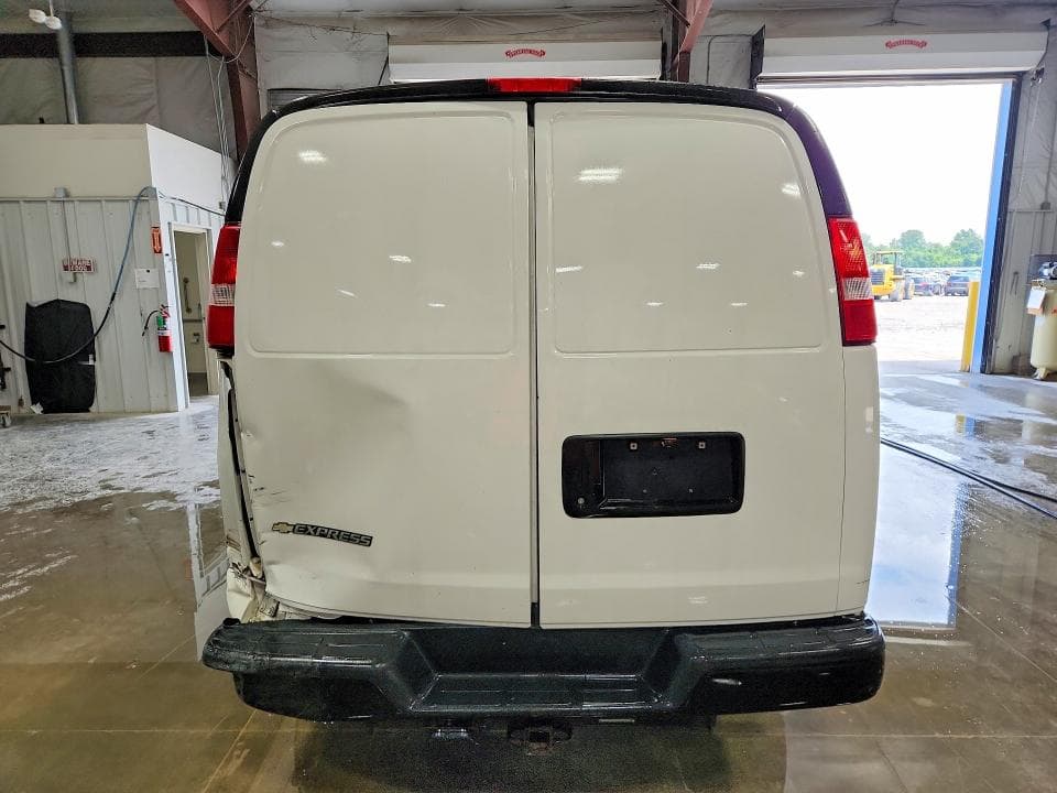 2017 CHEVROLET EXPRESS G2500 6
