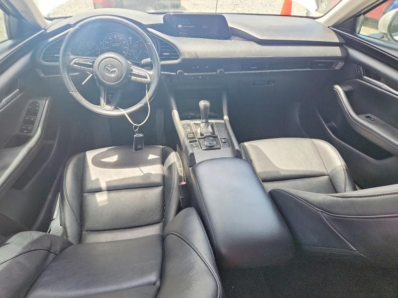 2021 MAZDA 3 SELECT 8