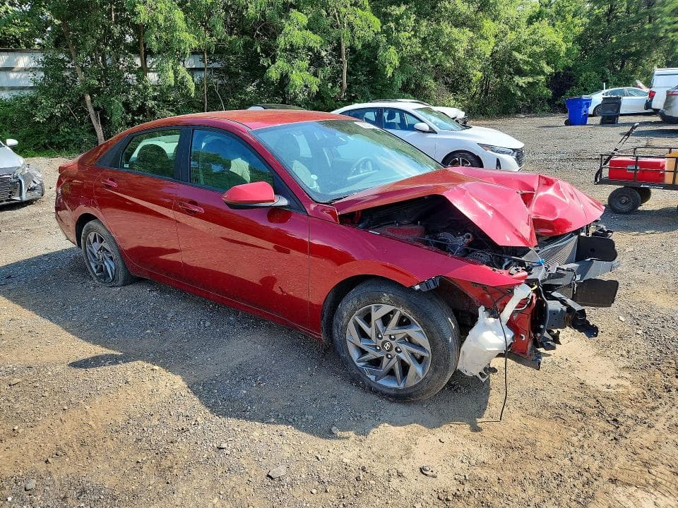 2024 HYUNDAI ELANTRA SEL 4