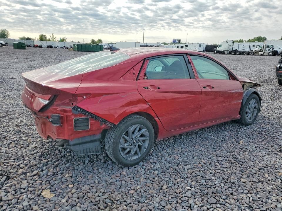 2024 HYUNDAI ELANTRA SEL 3