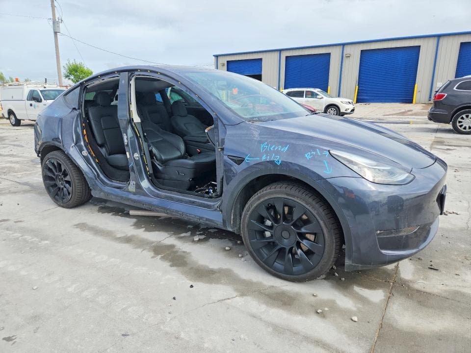 2022 TESLA MODEL Y 4