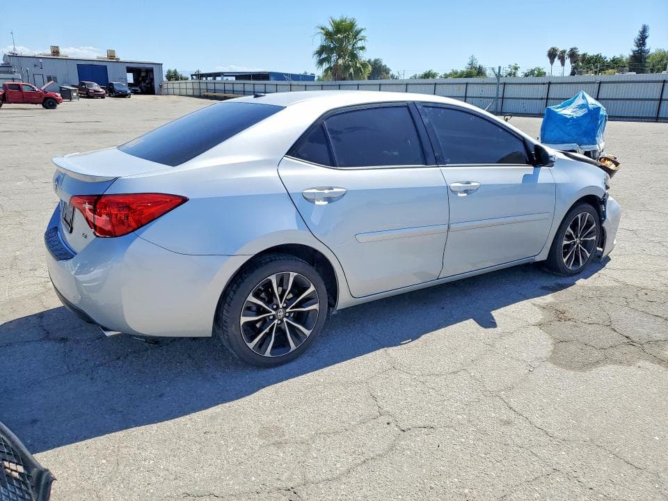 2017 TOYOTA COROLLA SE 3