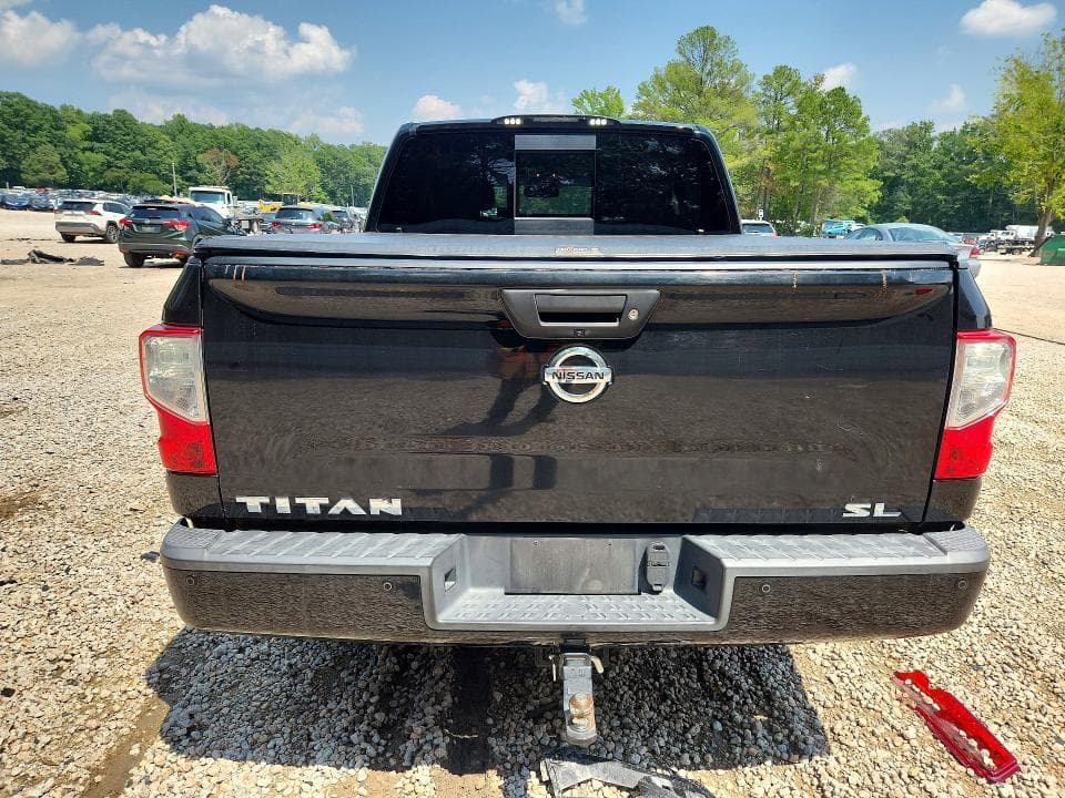 2017 NISSAN TITAN SL 6