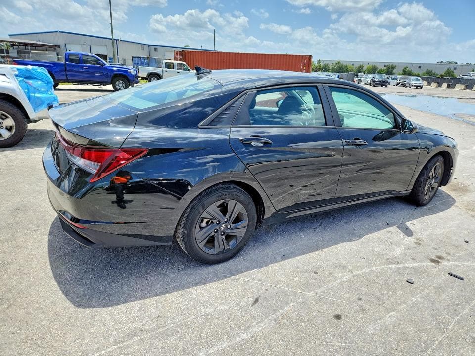 2023 HYUNDAI ELANTRA SEL 3