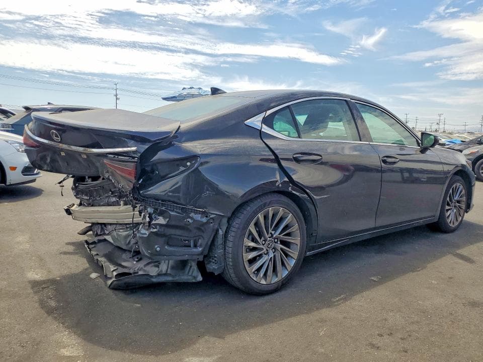 2025 LEXUS ES 300H LUXURY 3