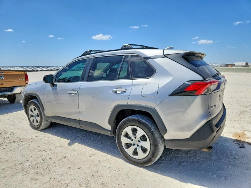 2021 TOYOTA RAV4 LE 2
