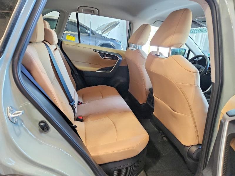 2020 TOYOTA RAV4 HYBRID XLE 10