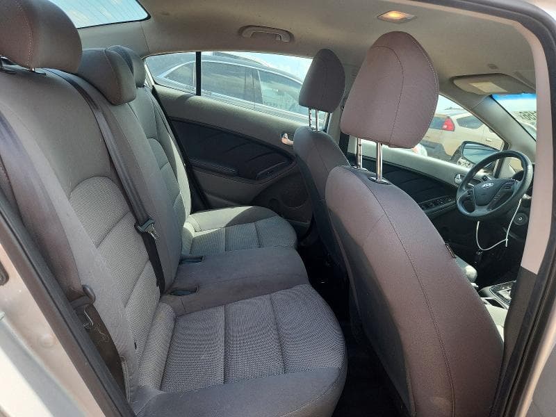 2017 KIA FORTE LX 10
