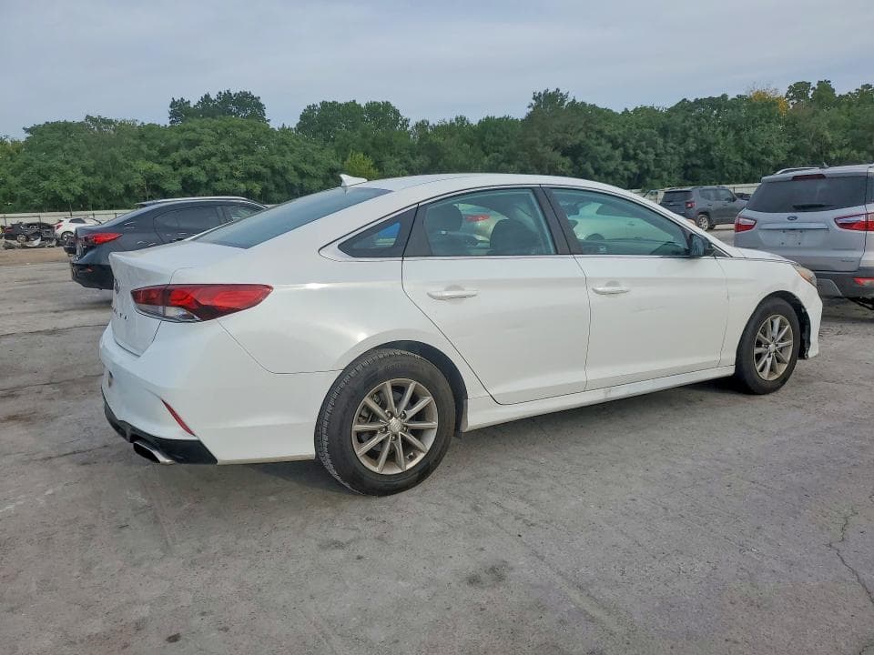 2018 HYUNDAI SONATA SE 3