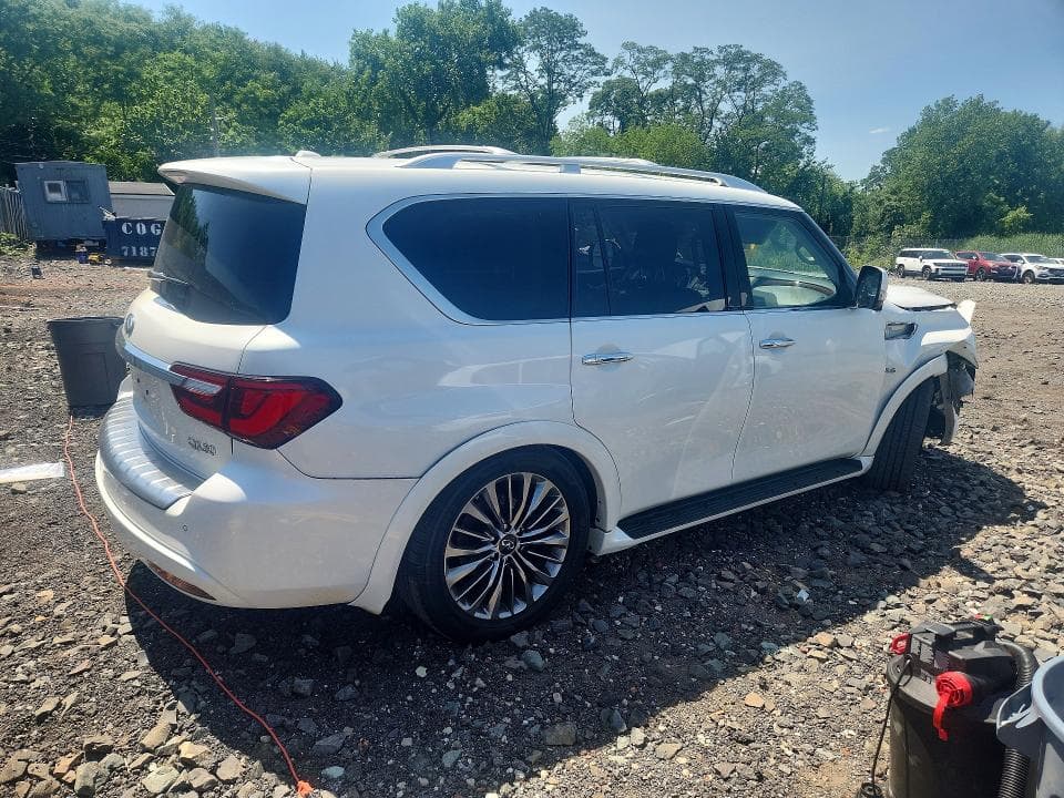 2019 INFINITI QX80 LUXE 3
