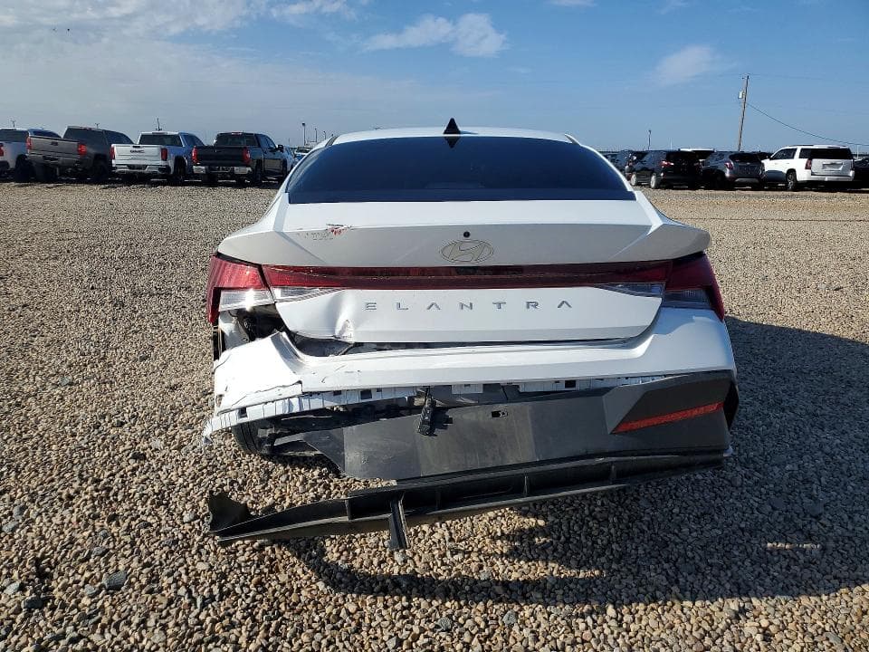 2024 HYUNDAI ELANTRA SEL 6