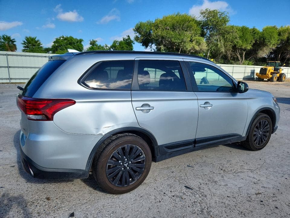 2020 MITSUBISHI OUTLANDER SE 3