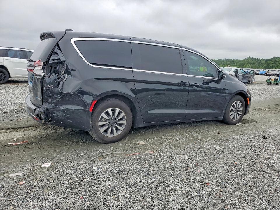 2022 CHRYSLER PACIFICA HYBRID TOURING L 3