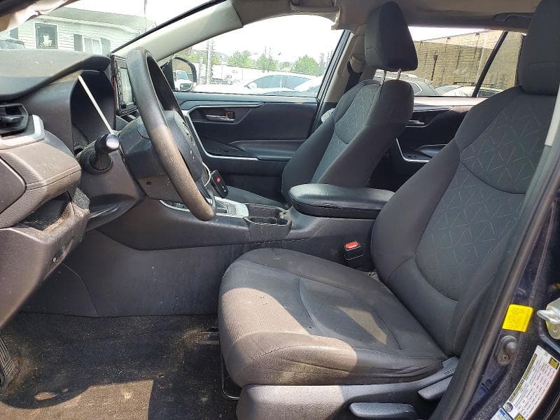 2019 TOYOTA RAV4 XLE 7