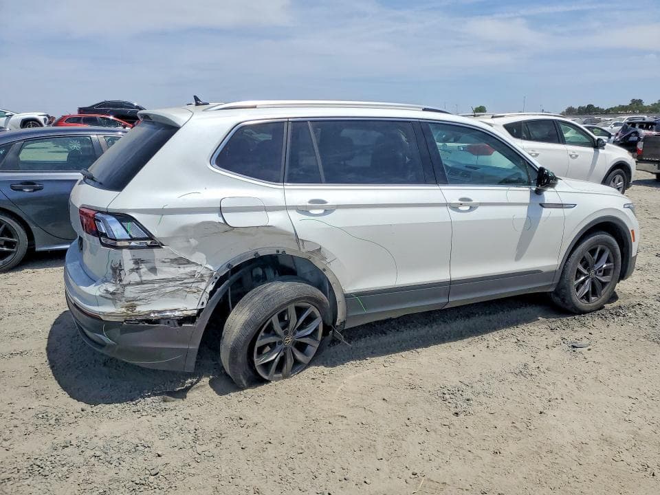 2023 VOLKSWAGEN TIGUAN SE 3