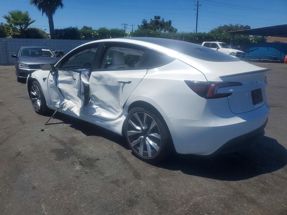 2026 TESLA MODEL 3 2