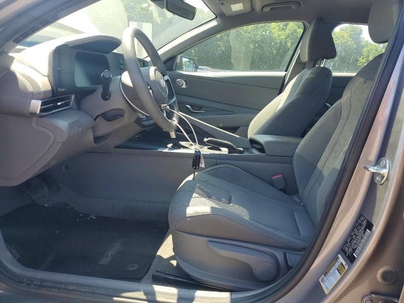 2024 HYUNDAI ELANTRA SE 7