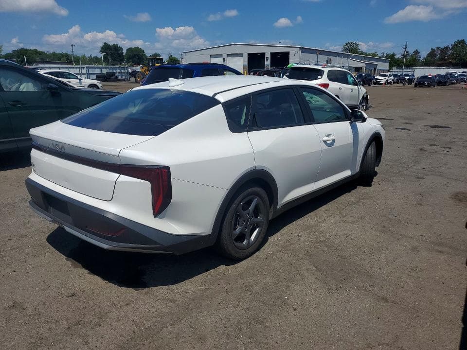 2025 KIA K4 LXS 3