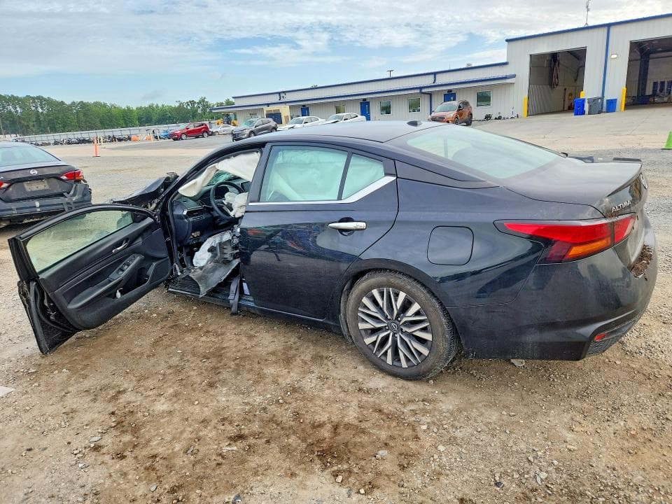 2024 NISSAN ALTIMA SV 2