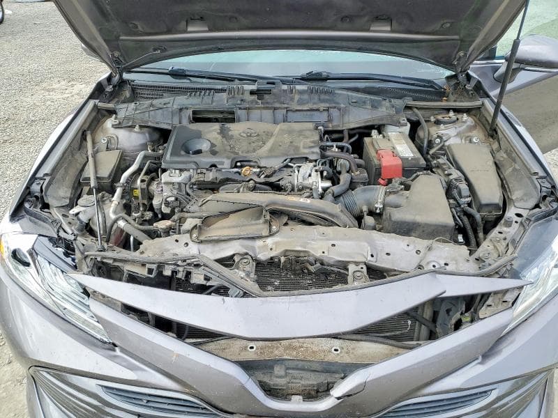 2019 TOYOTA CAMRY XLE 11