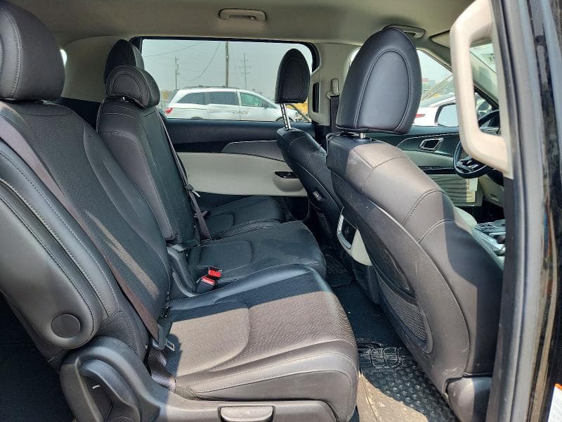 2022 KIA CARNIVAL LX 11