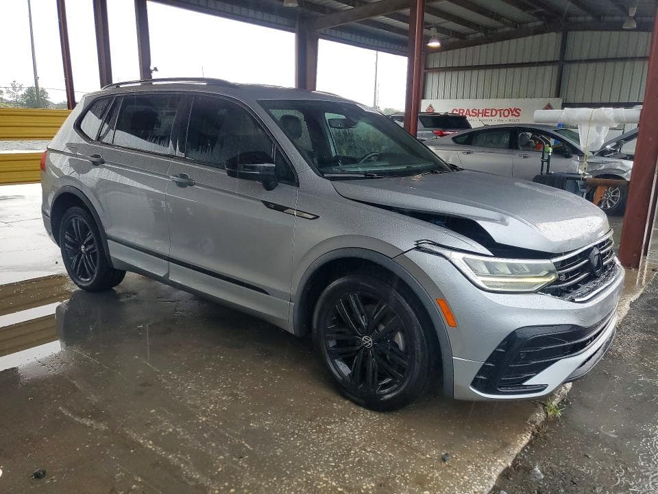 2022 VOLKSWAGEN TIGUAN SE R-LINE BLACK 4