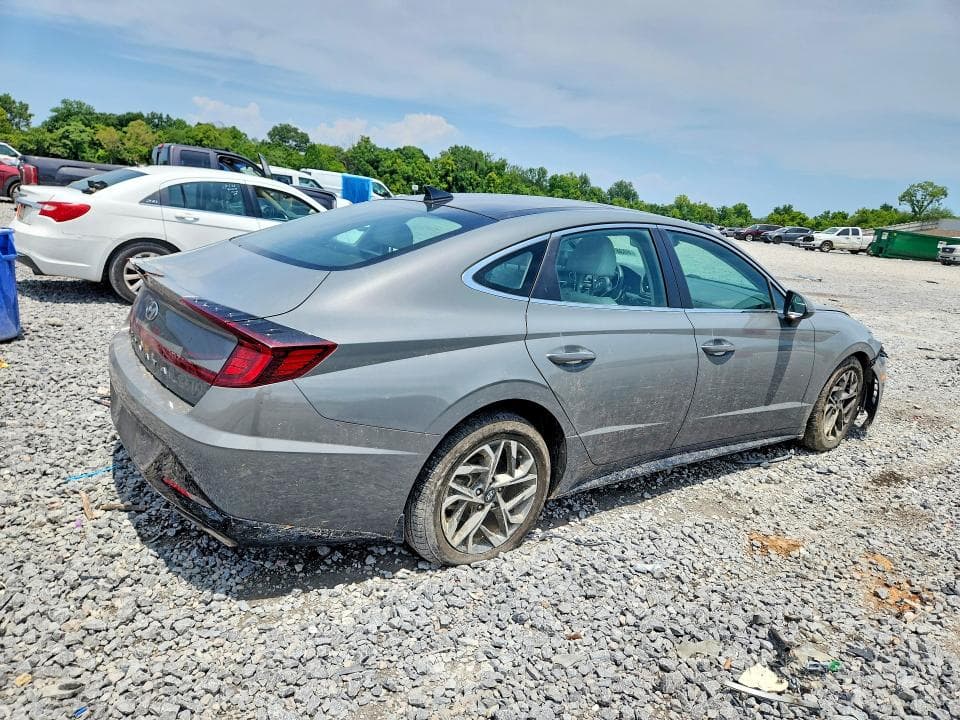 2022 HYUNDAI SONATA SEL 3