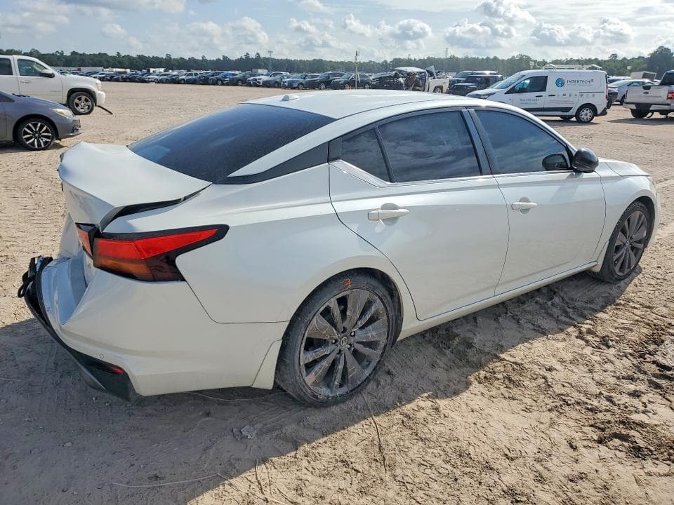2020 NISSAN ALTIMA SR 3