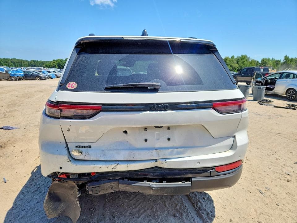 2025 JEEP GRAND CHEROKEE LAREDO 6