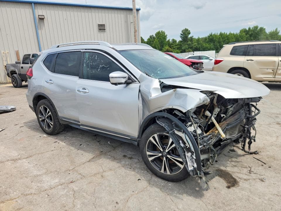 2017 NISSAN ROGUE SL 4