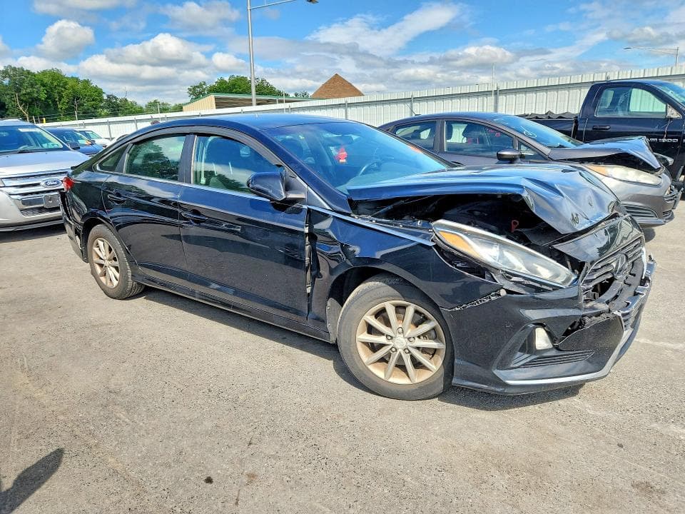 2019 HYUNDAI SONATA SE 4
