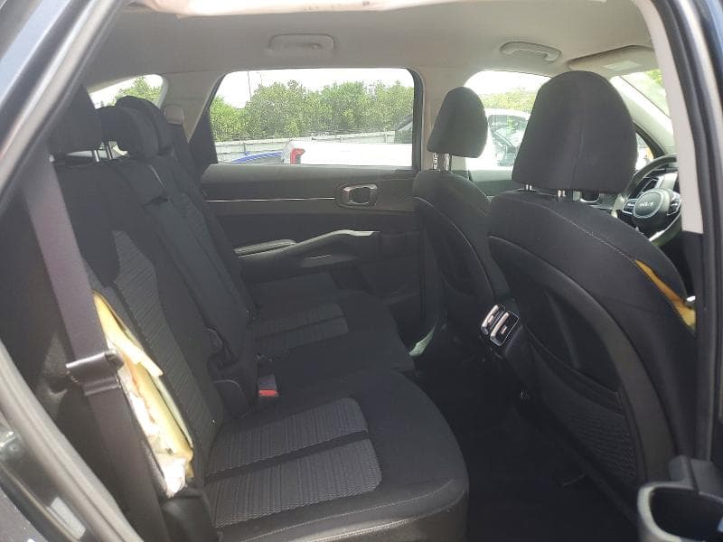2024 KIA SORENTO LX 11