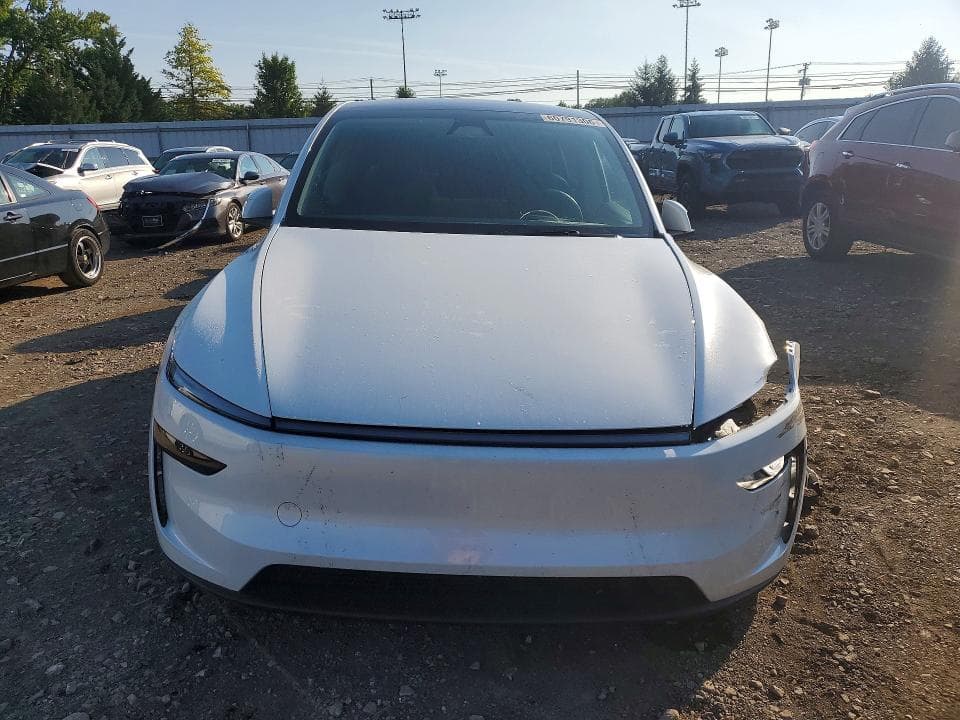 2026 TESLA MODEL Y 5
