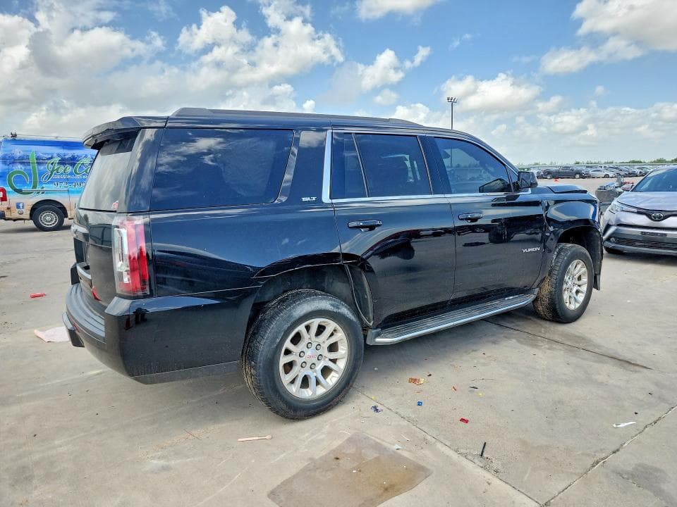 2017 GMC YUKON SLT 3