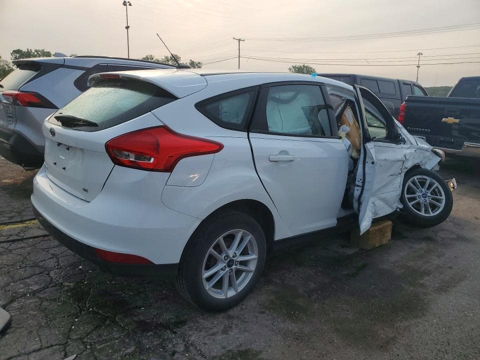 2017 FORD FOCUS SE 3