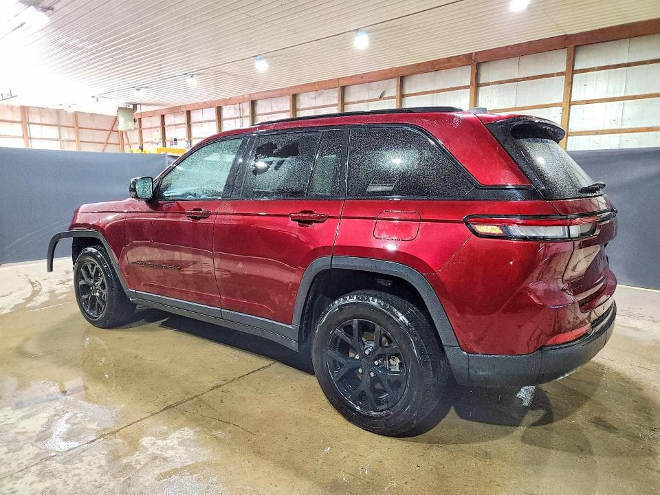 2025 JEEP GRAND CHEROKEE LAREDO 2