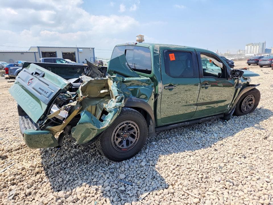 2025 NISSAN FRONTIER PRO-4X 3