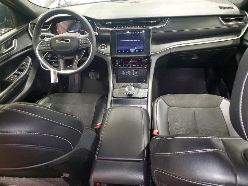 2024 JEEP GRAND CHEROKEE L LAREDO 8