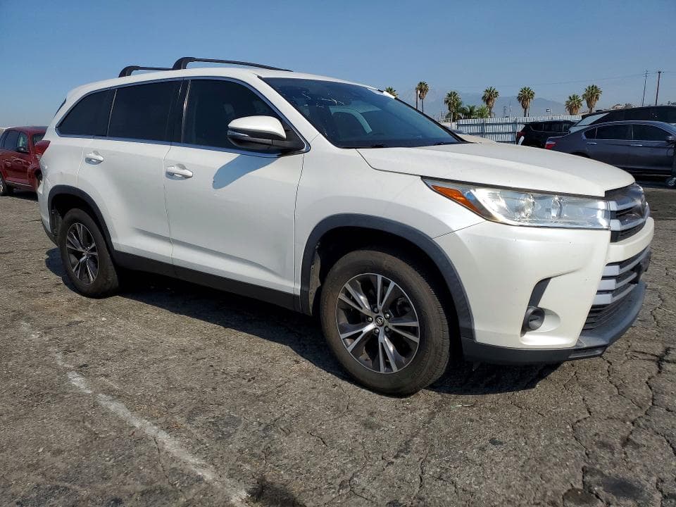 2019 TOYOTA HIGHLANDER LE 4