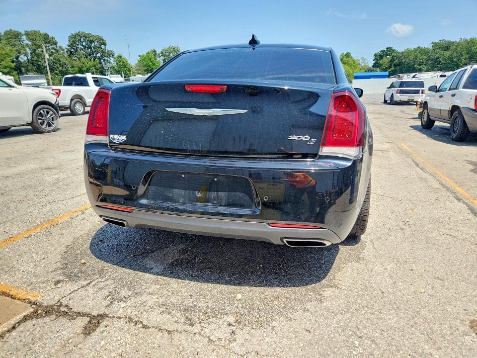 2017 CHRYSLER 300 S 6