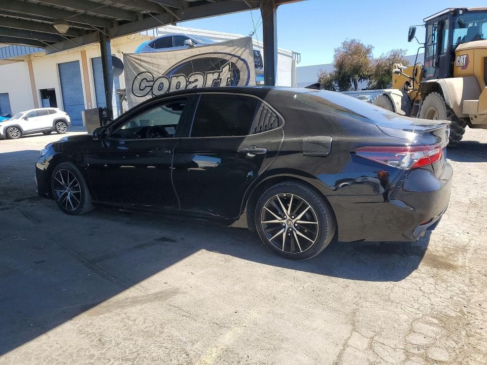 2022 TOYOTA CAMRY HYBRID SE 2
