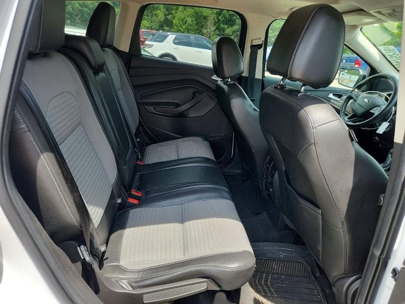 2017 FORD ESCAPE SE 11