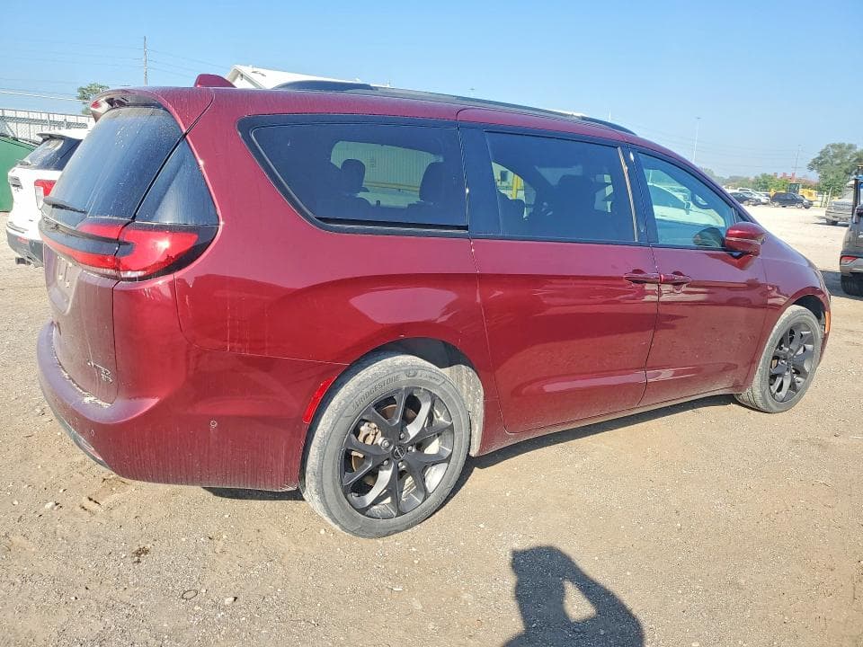 2022 CHRYSLER PACIFICA LIMITED 3