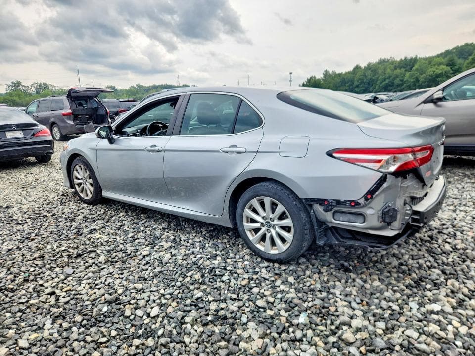 2018 TOYOTA CAMRY LE 2