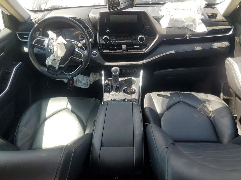 2023 TOYOTA HIGHLANDER XLE 8