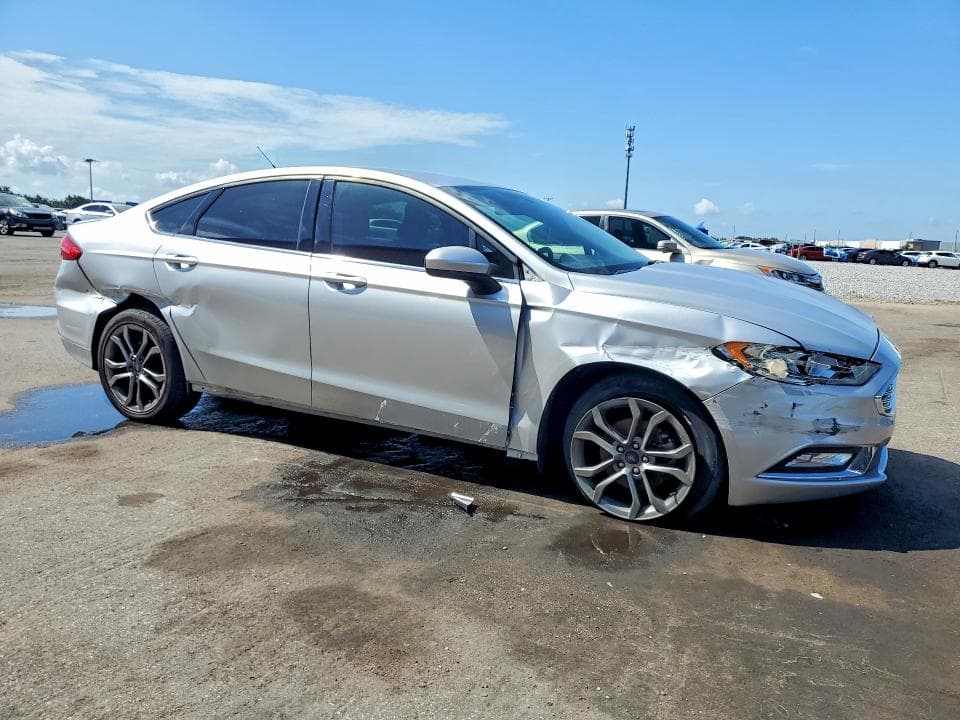2017 FORD FUSION SE 4