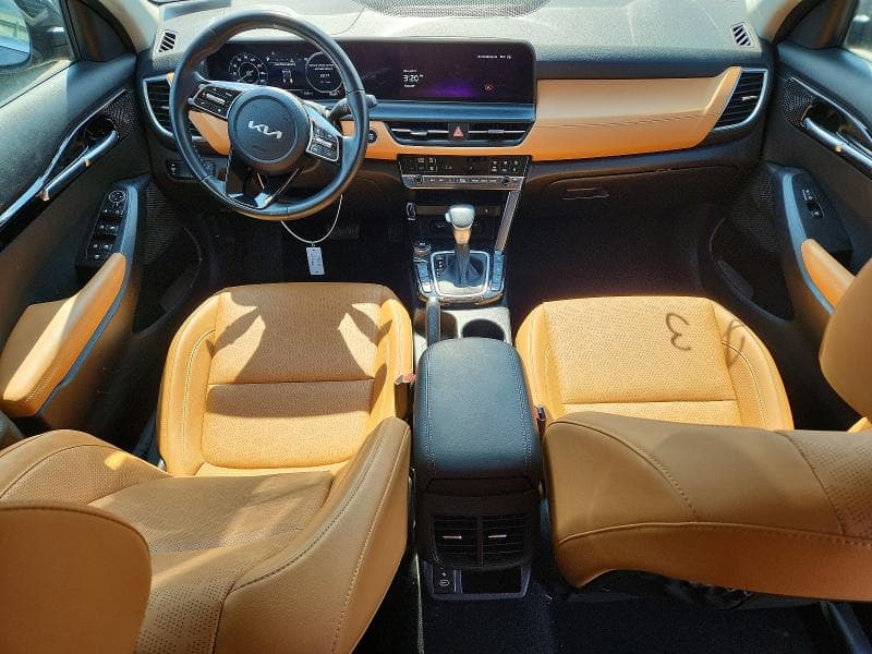 2025 KIA SELTOS EX 8