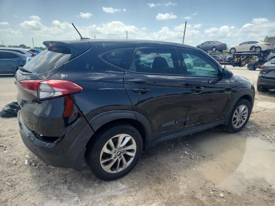 2017 HYUNDAI TUCSON SE 3