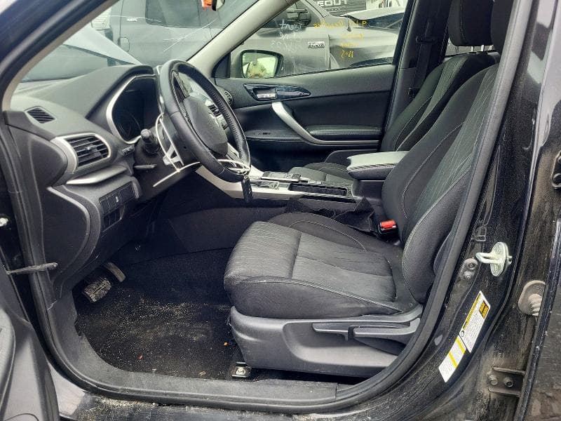 2019 MITSUBISHI ECLIPSE CROSS LE 7
